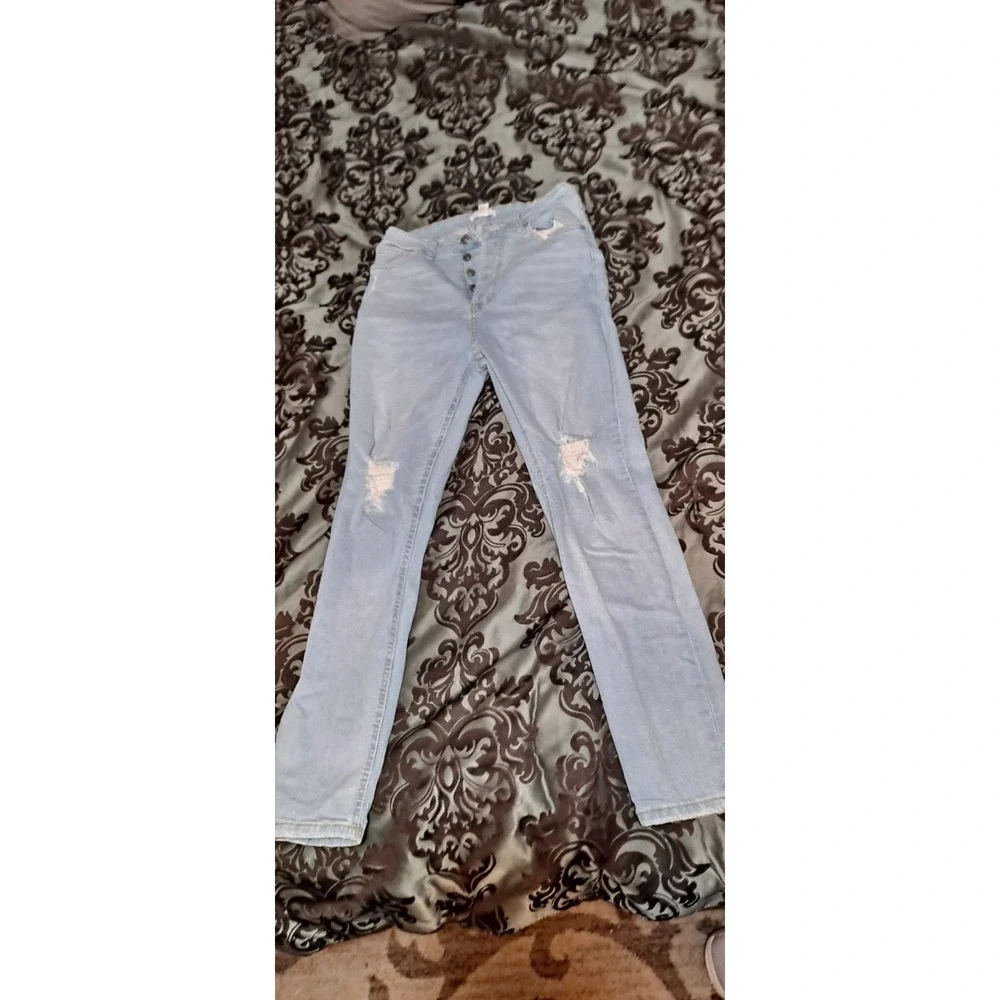 Forever‎ 21 Women's Size 29 US Size 6 Blue Distressed Button Fly Denim Jeans